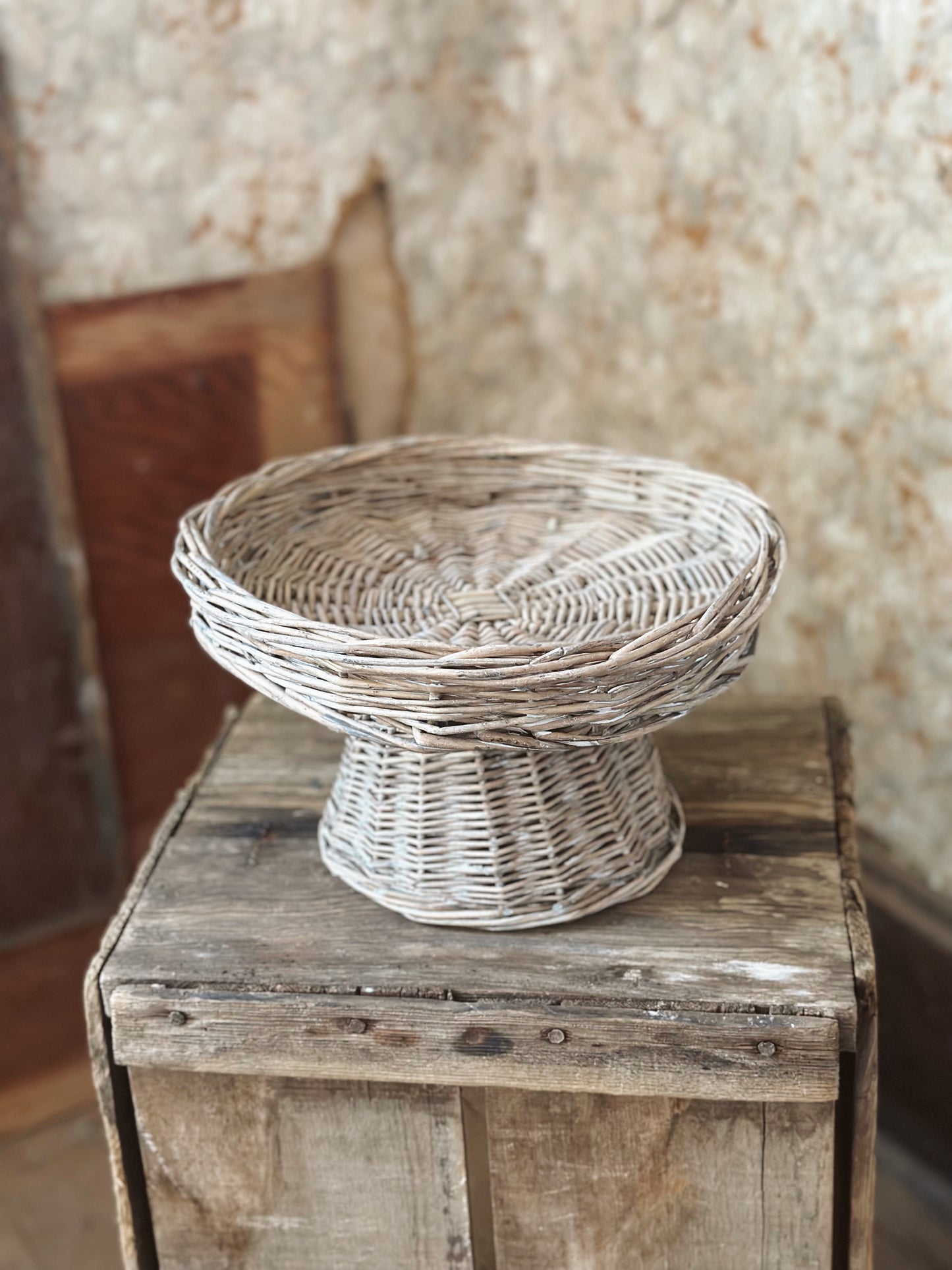 Round Willow Riser